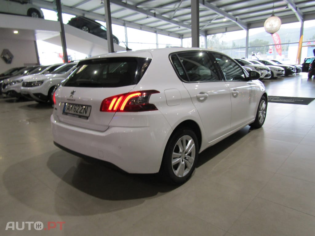 Peugeot 308 1.5 BlueHDi Style EAT8