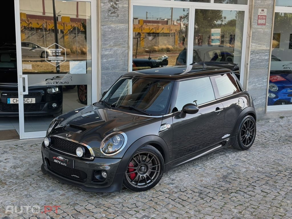 MINI Cooper John Cooper Works