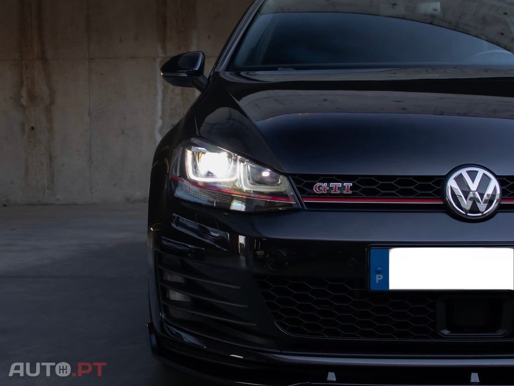 Volkswagen Golf GTI Performance BlueMotion DSG