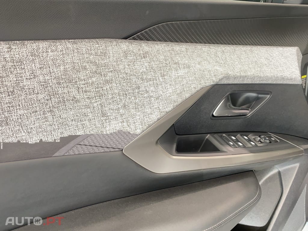 Peugeot 3008 1.2 Hybrid Allure e-DCS6