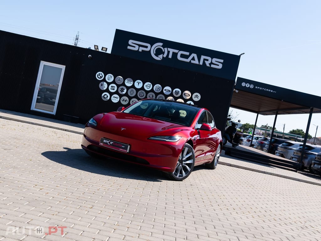 Tesla Model 3 Tração Traseira