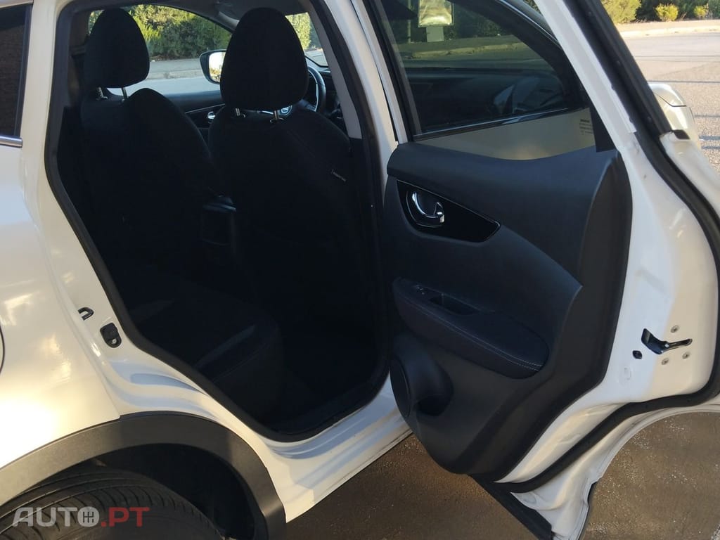 Nissan Qashqai 1.5 dCi N-Connecta J17 DCT