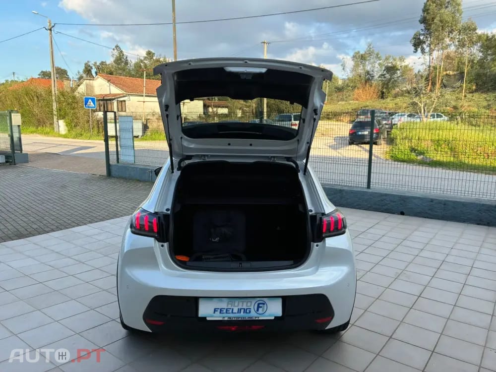 Peugeot E-208 50 kWh GT Line