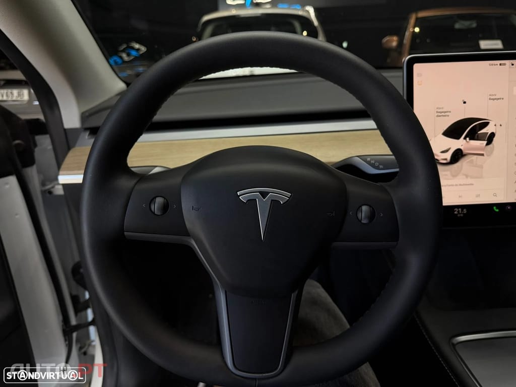 Tesla Model Y Long-Range RWD