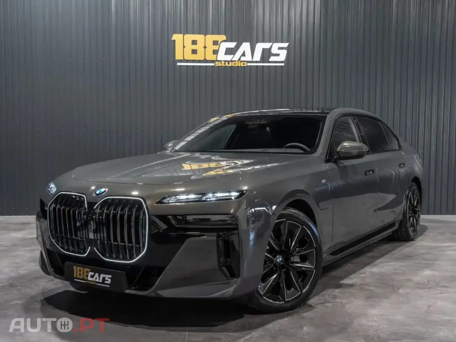 BMW 750 750e xDrive Pack Desportivo M