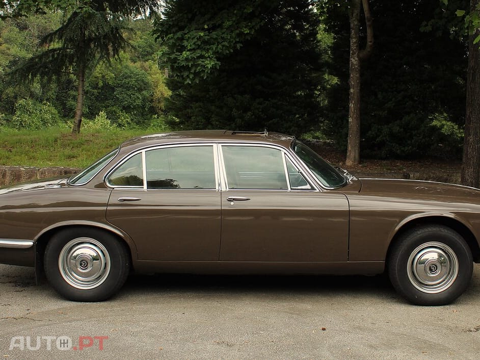Jaguar Souvereign Daimler 4.2 S1
