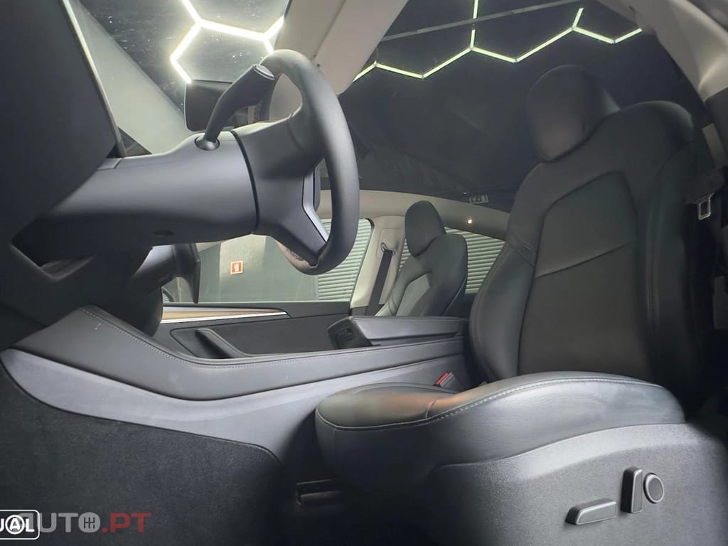 Tesla Model Y Performance Dual Motor AWD