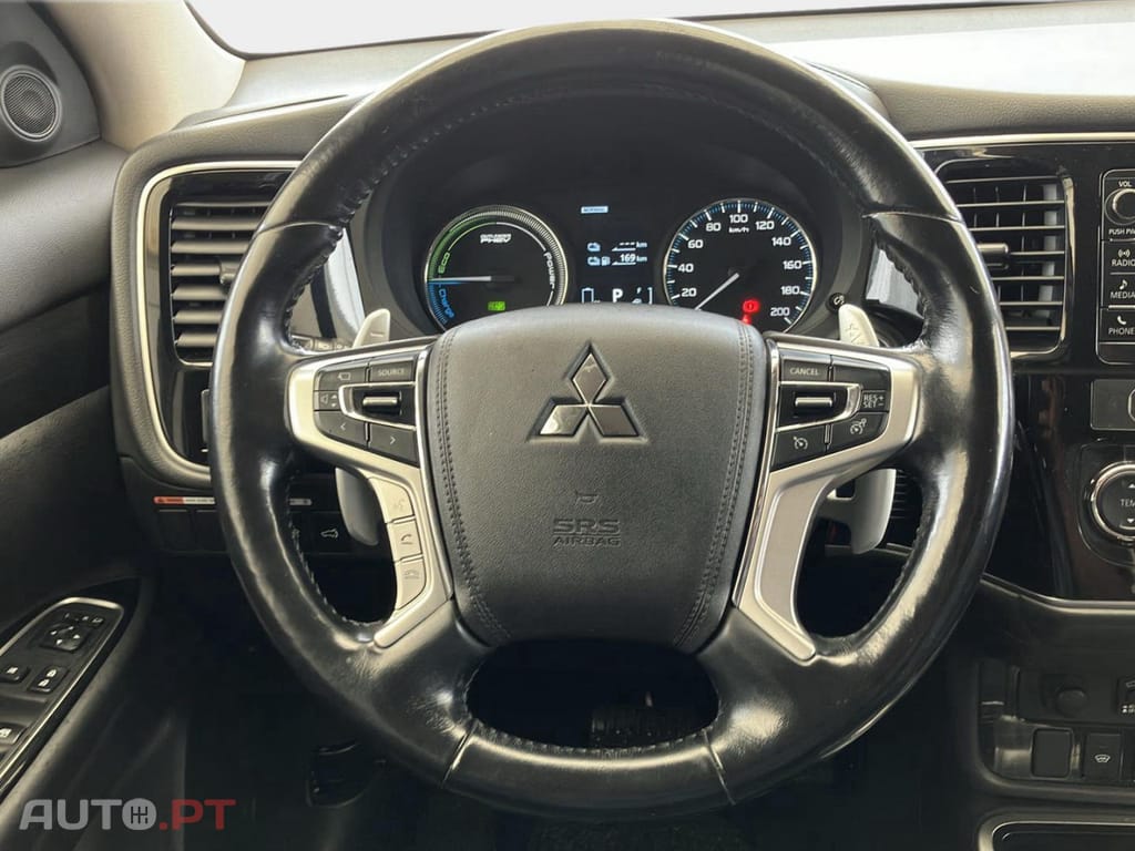 Mitsubishi Outlander 2.0 PHEV Intense Navi