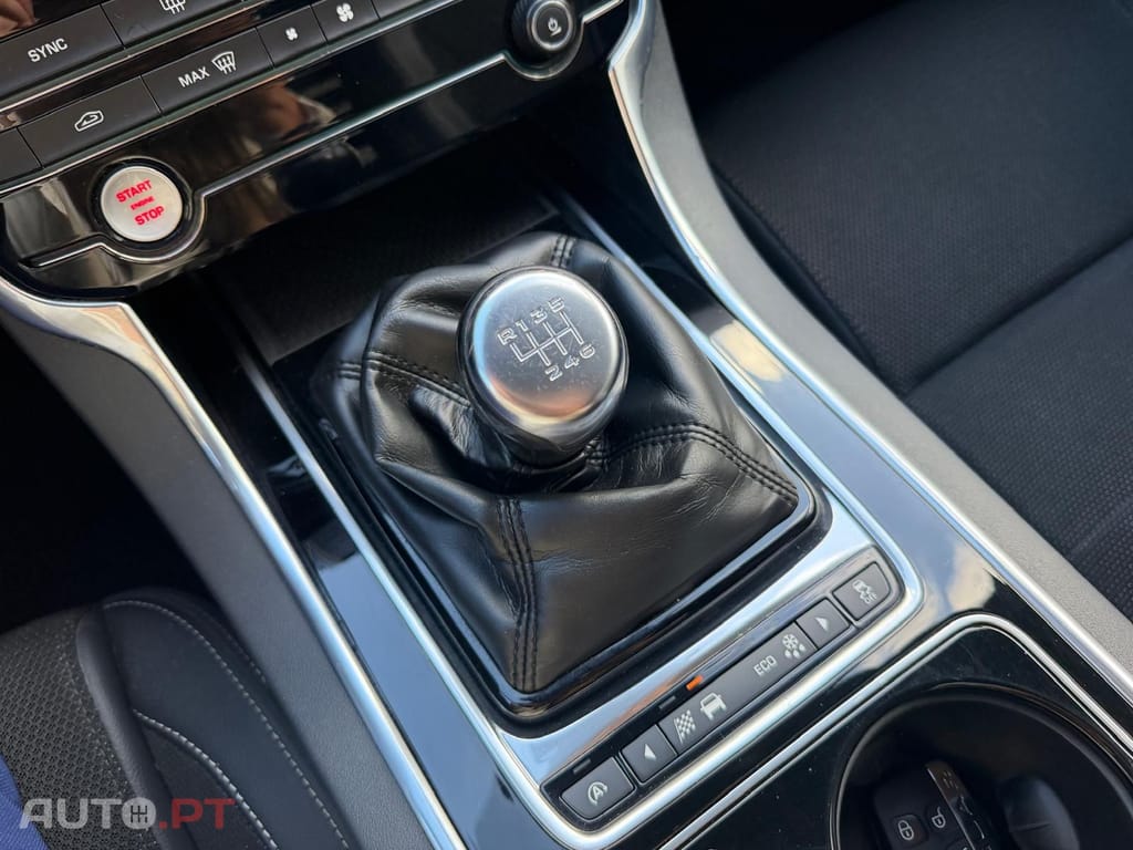 Jaguar XE 2.0 D Prestige