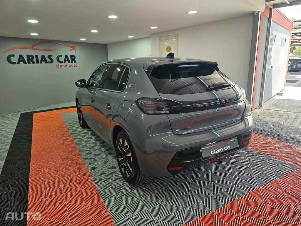 Peugeot e-208 50 kWh Allure — fotografia 6