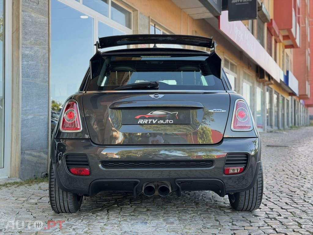 MINI Cooper John Cooper Works