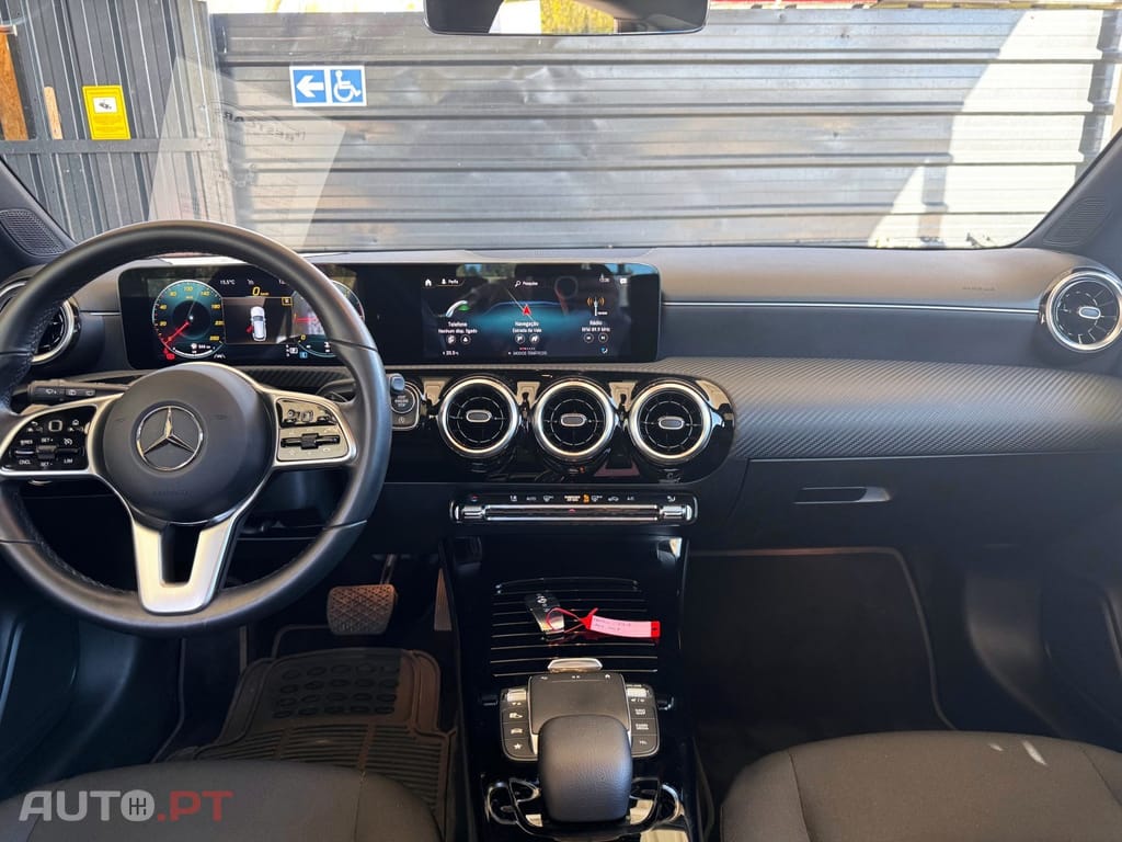 Mercedes-Benz CLA 180 d Shooting Brake 7G-DCT