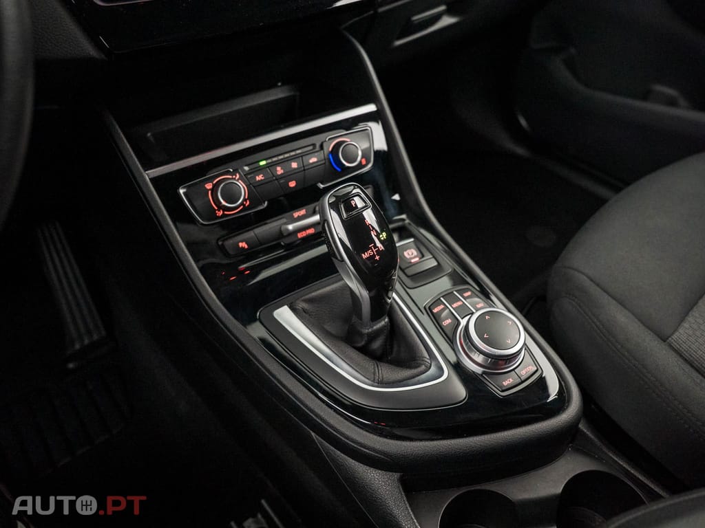 BMW 216 d Auto