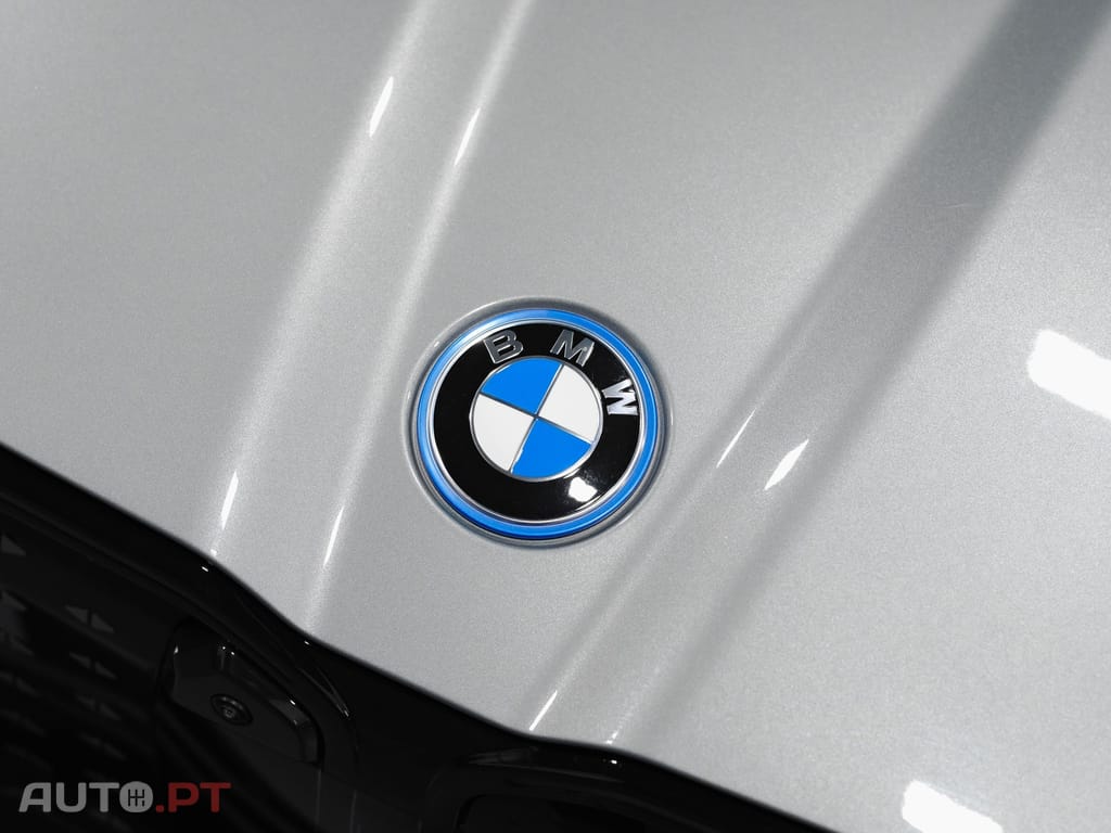 BMW iX2 xDrive30 Pack Desportivo M Pro