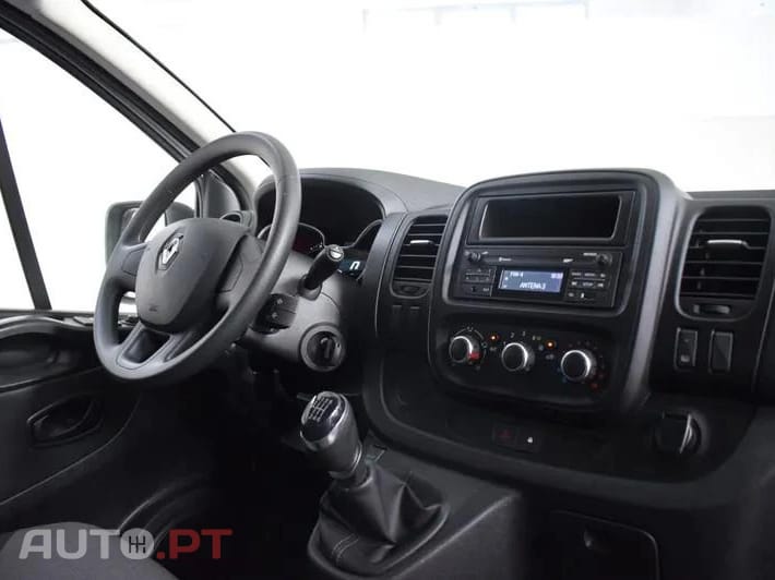 Renault Trafic 2.0 dCi L1H1 (C/ Frio)