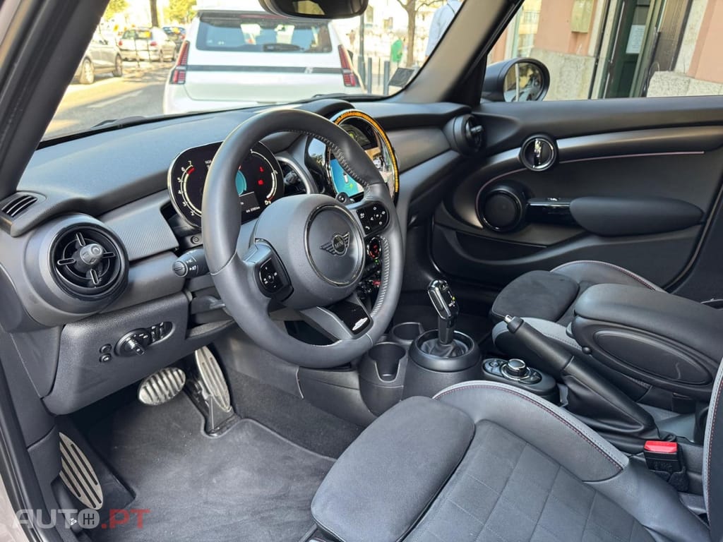 MINI Cooper Cooper S Premium JCW Auto