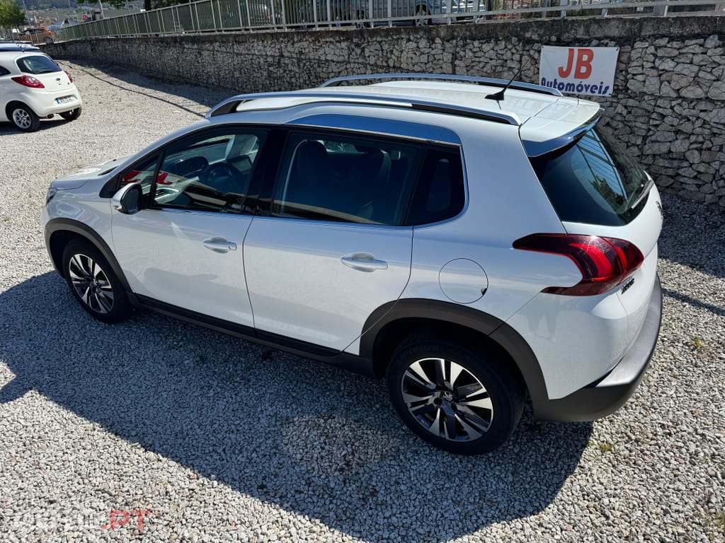 Peugeot 2008 1.2 PureTech Allure