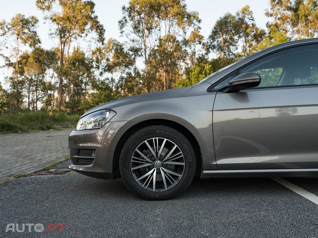 Volkswagen Golf 1.6 TDi BlueMotion Confortline