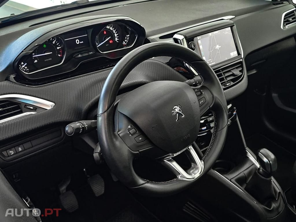 Peugeot 208 1.2 PureTech Signature