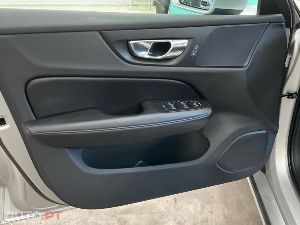 Volvo V60 2.0 T6 AWD TE Inscription Expression — fotografia 19