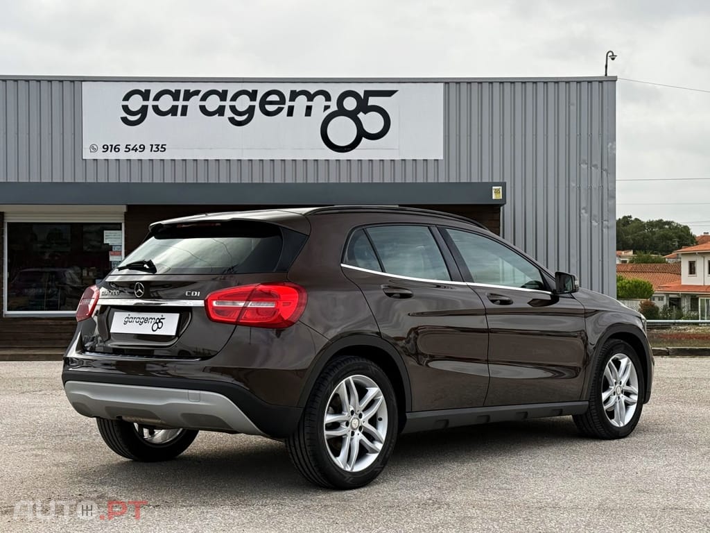 Mercedes-Benz GLA 200 d Style — fotografia 5