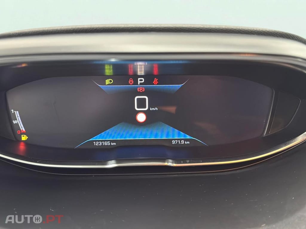 Peugeot 5008 1.5 BlueHDi Allure EAT8