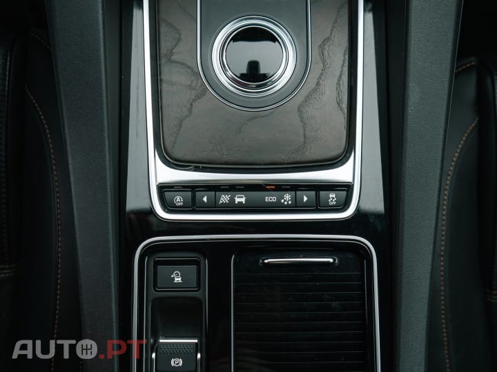Jaguar F-Pace 2.0 i4D Portfolio Aut.