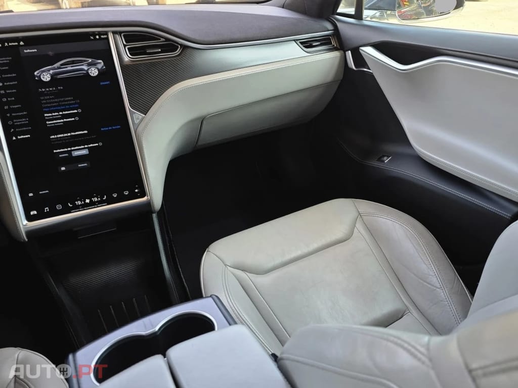 Tesla Model S S 85D