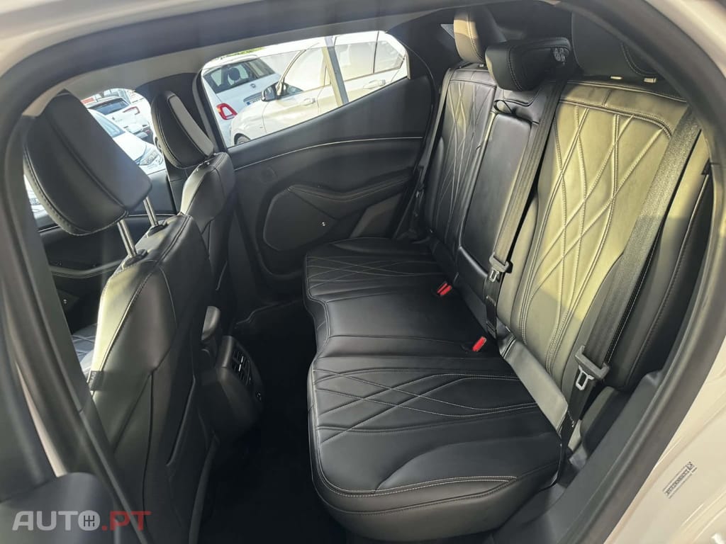 Ford Mustang Mach-E 75.7 kWh Base