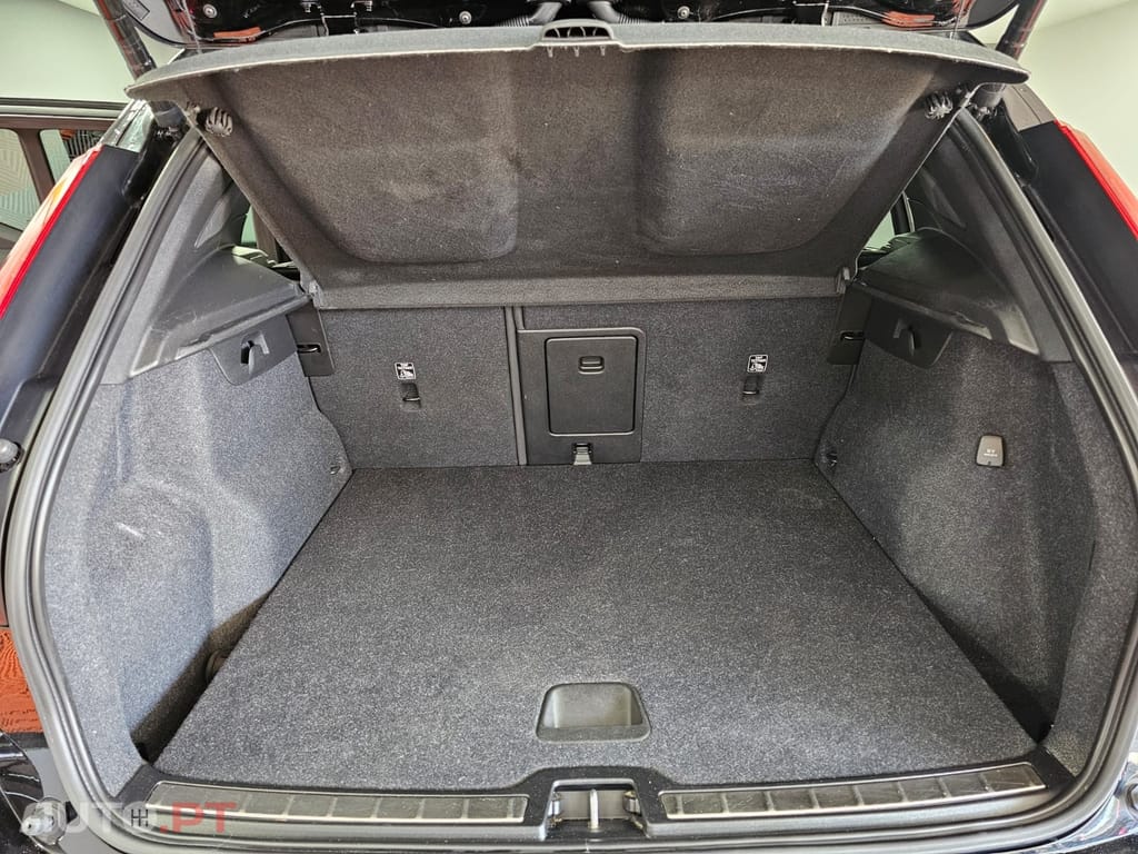 Volvo XC40 1.5 T5 PHEV Momentum Plus