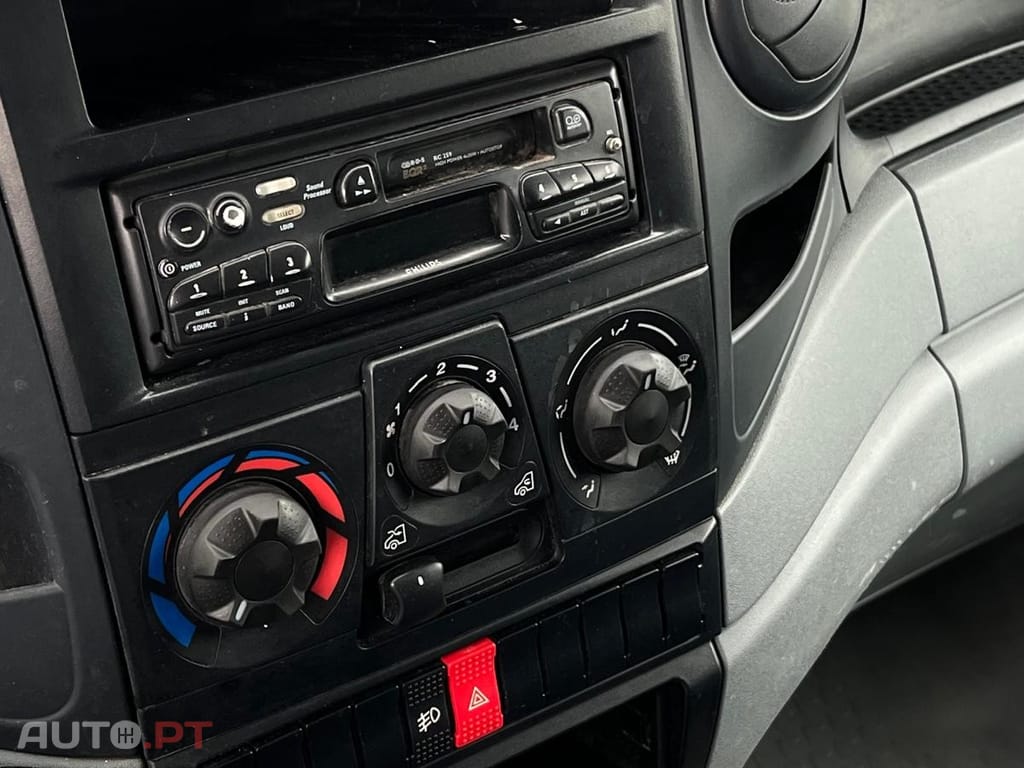 Iveco Daily 3.0  BASCULA / 7 LUGARES