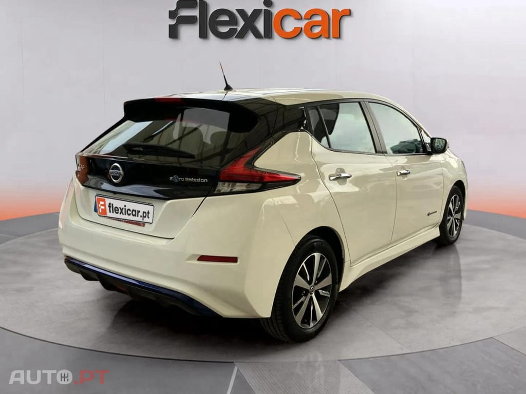 Nissan Leaf Accenta
