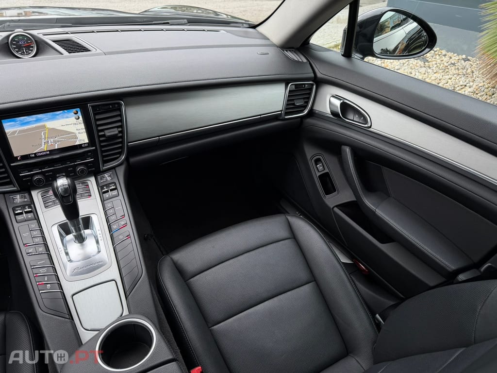 Porsche Panamera Standard