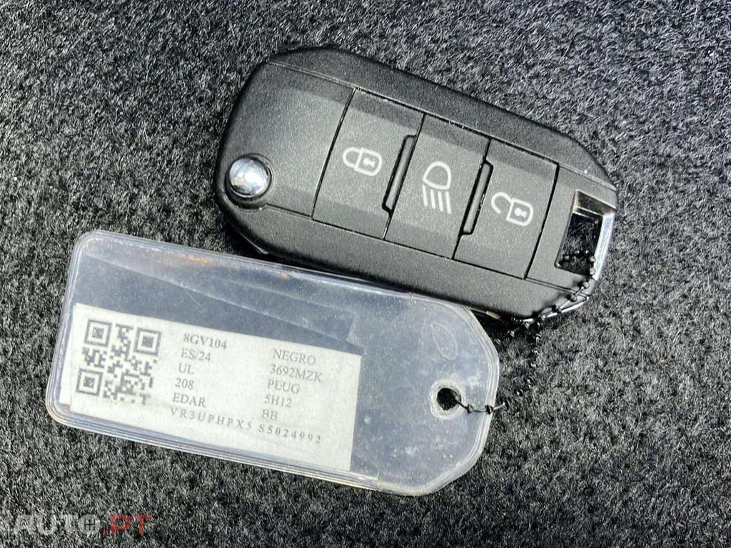 Peugeot 208 1.2 Hybrid Style e-DCS6