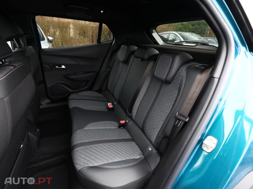 Peugeot 2008 Hybrid 145 e-DSC Allure COM EXTRAS NOVO 10 KM