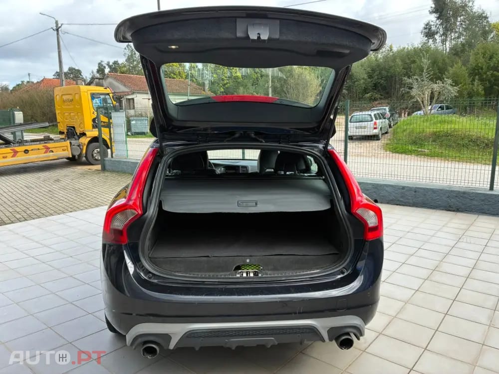 Volvo V60 2.4 D6 R-Design Momentum AWD Phev