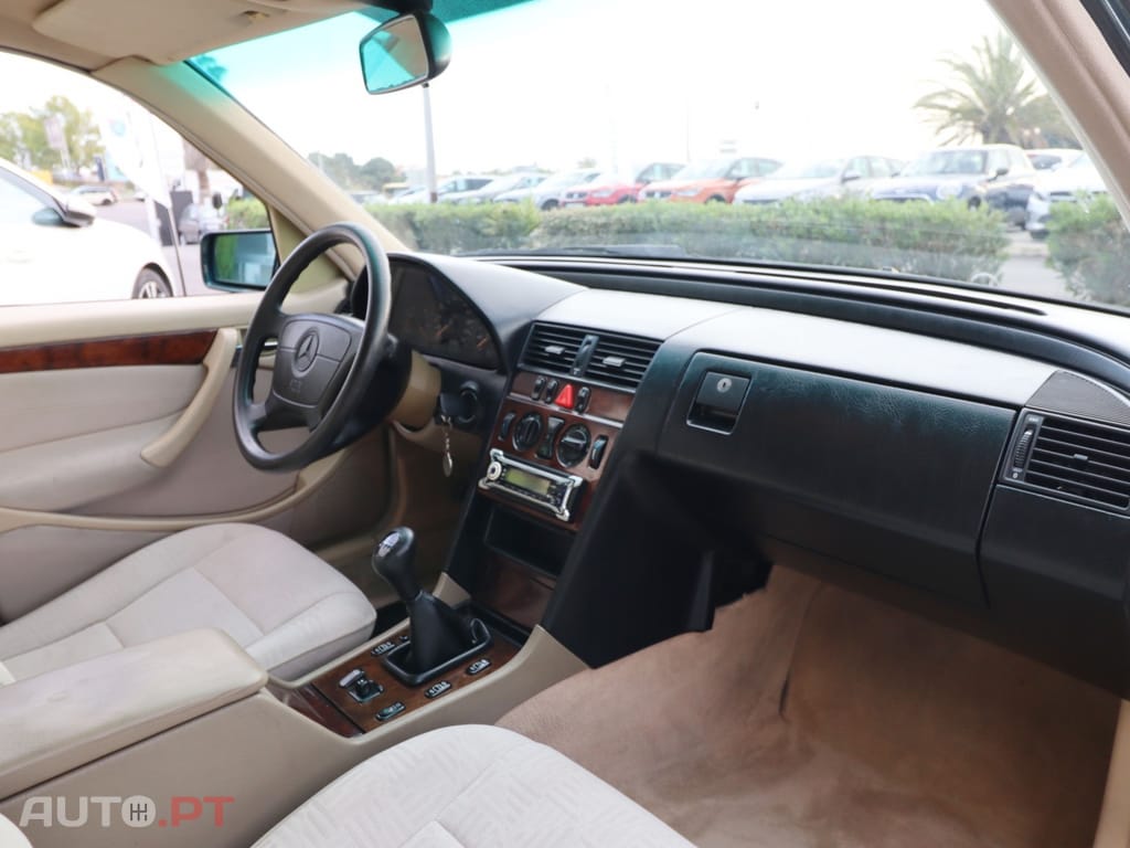 Mercedes-Benz C 220 D Classic