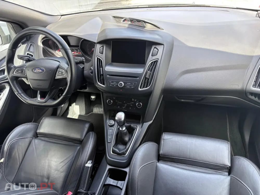 Ford Focus 2.0 EcoBoost ST c/ Pack Pele Desportiva