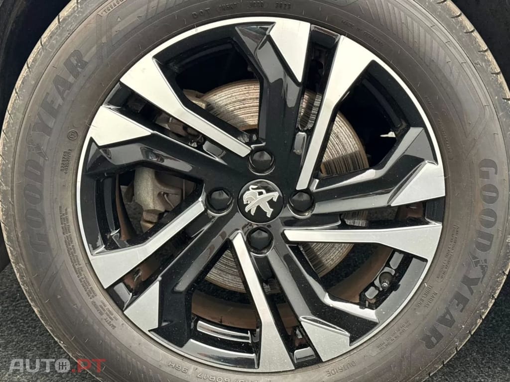 Peugeot E-2008 50 kWh Allure Pack