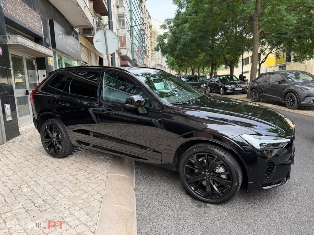 Volvo XC60 T6 AWD Recharge Plus Black Edition