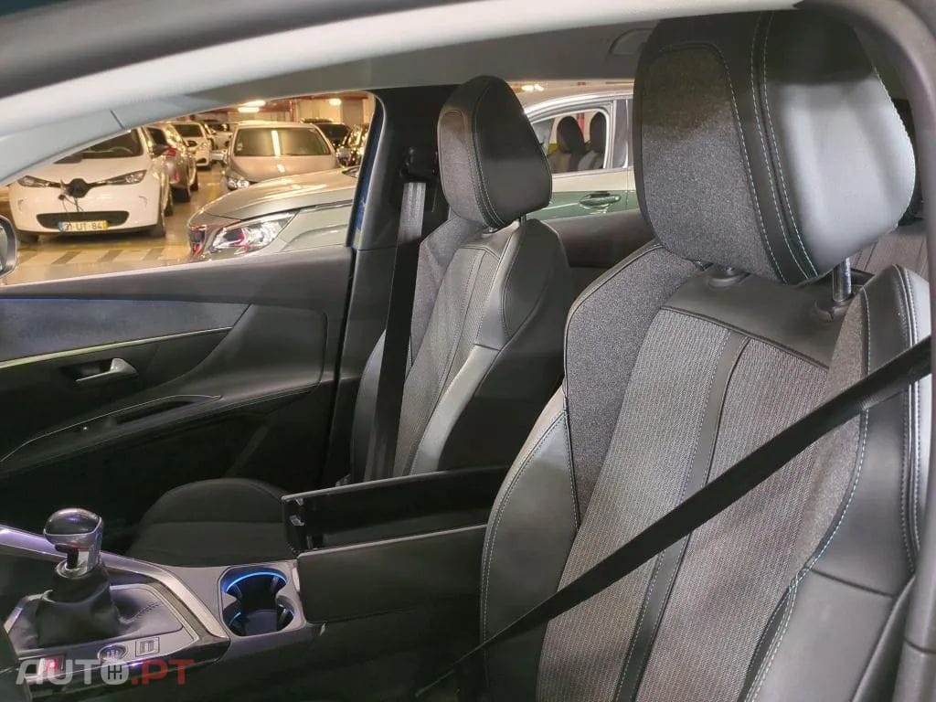 Peugeot 3008 1.2 PureTech Allure Pack