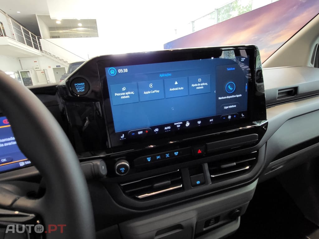 Ford Tourneo 2.5 PHEV Titanium