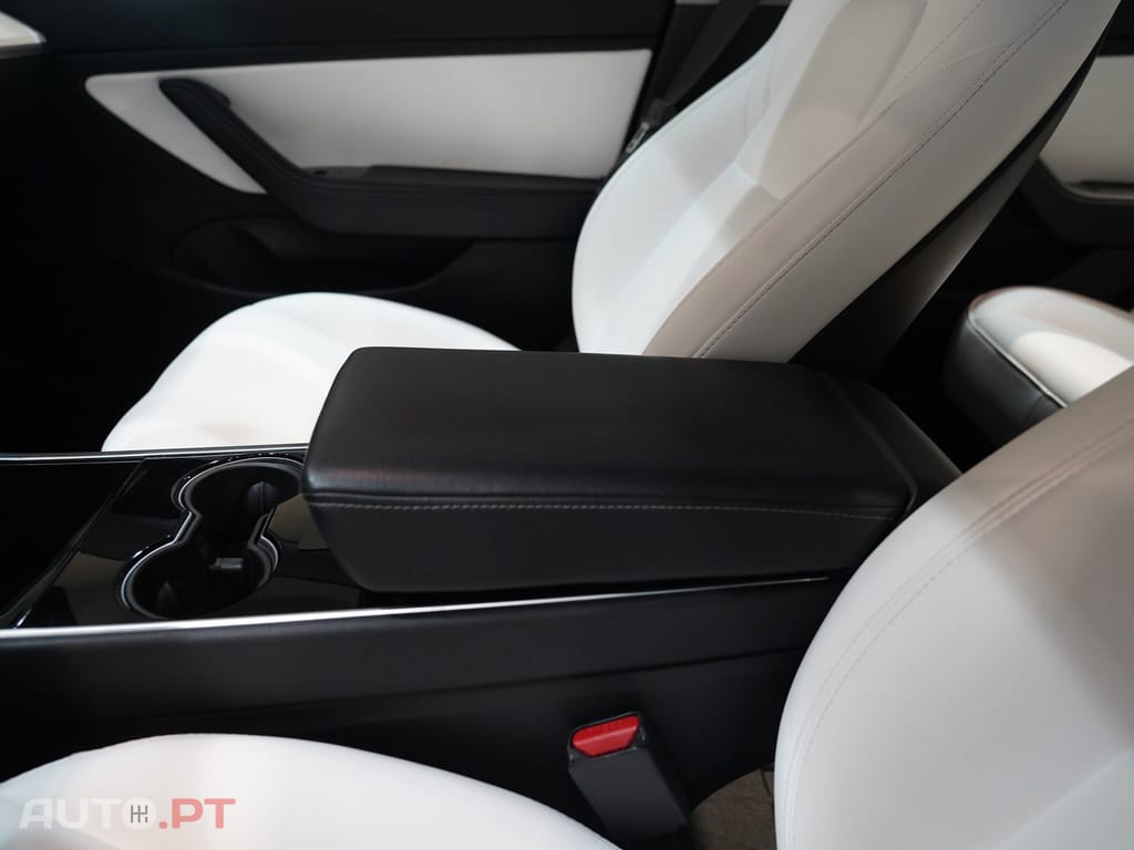 Tesla Model 3 Tração Traseira