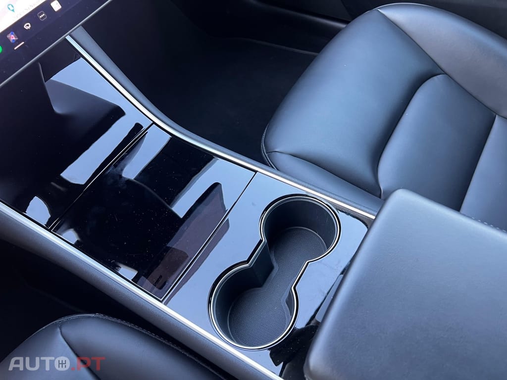 Tesla Model 3 Standard Range Plus RWD