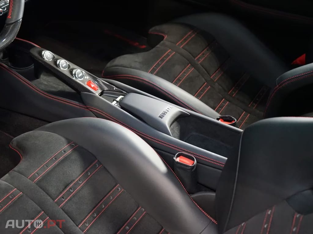 Ferrari F8 CARBON