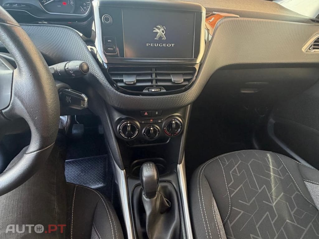 Peugeot 2008 1.2 PureTech Style