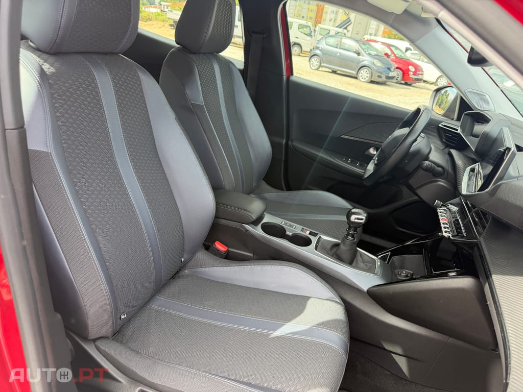 Peugeot 2008 1.2 PureTech Allure