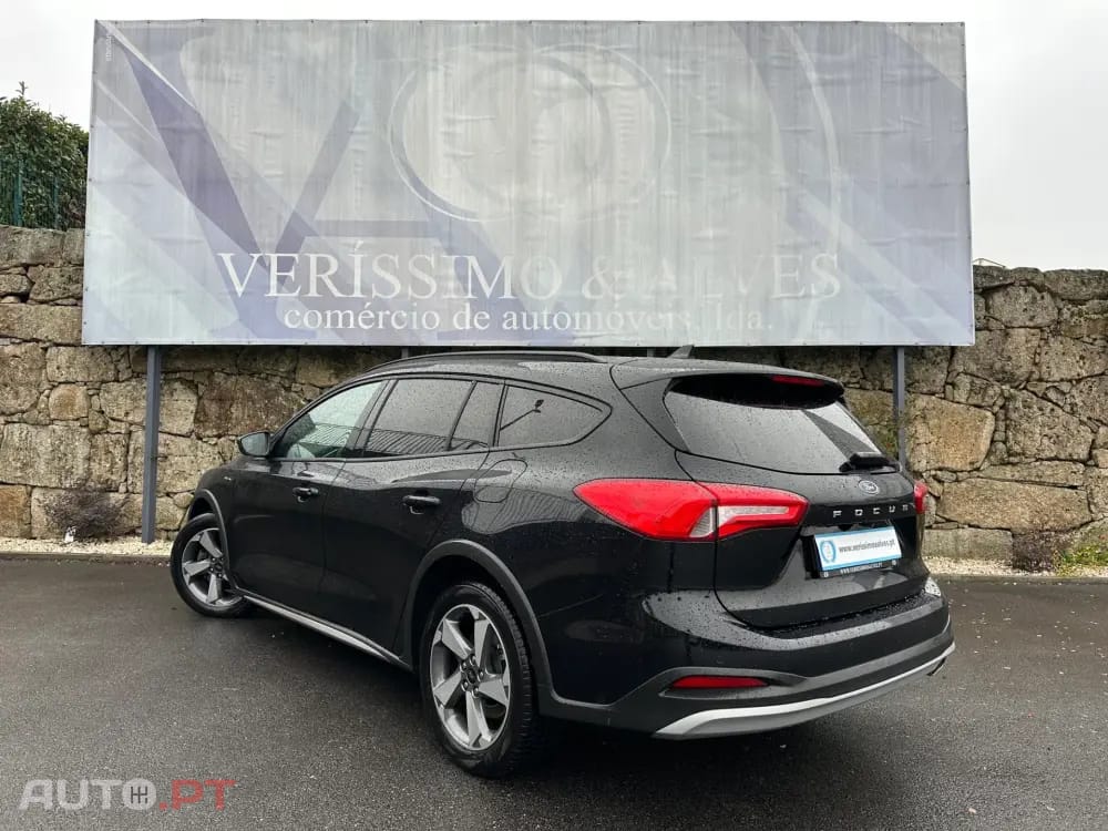 Ford Focus SW 1.0 EcoBoost Active Aut. — fotografia 11
