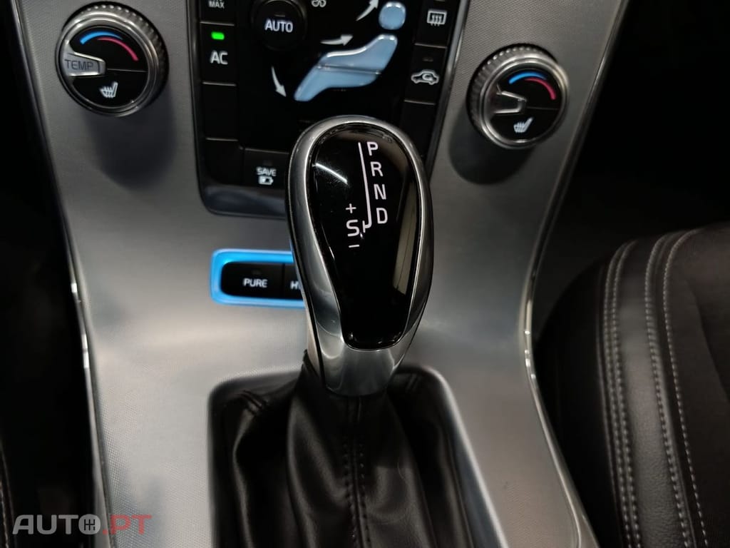 Volvo V60 2.4 D D6 Twin Engine Hibrid plug-in