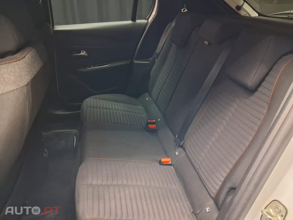 Peugeot E-208 50 kWh Allure Pack